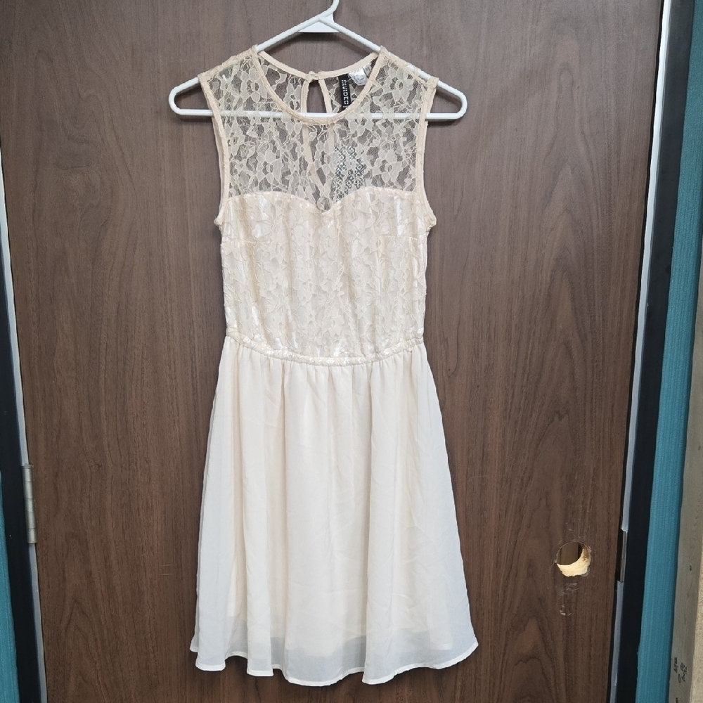 H&M Size 6 Champagne Sleeveless Mini Dress With Lace Detailing